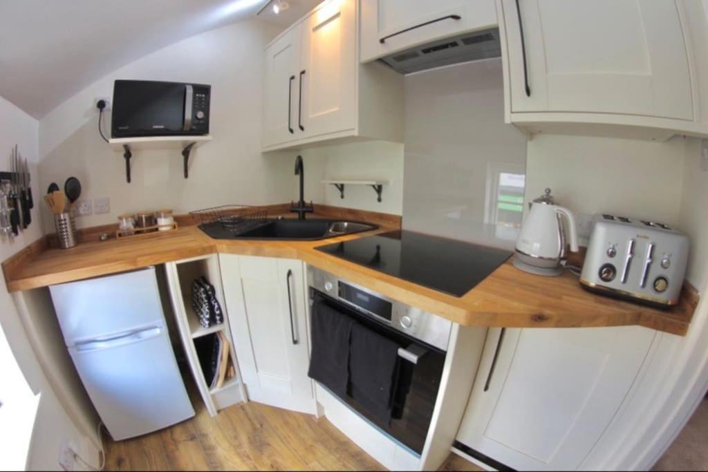 Traveller'S Rest - Cosy Cottage In Heart Of Wilton Salisbury Esterno foto